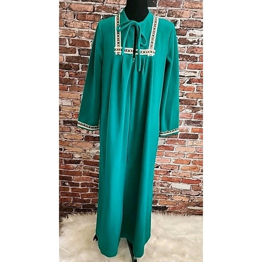 Vintage Montgomery Wards House Coat Robe Fleece 100% Dacron Polyester Green 70s
